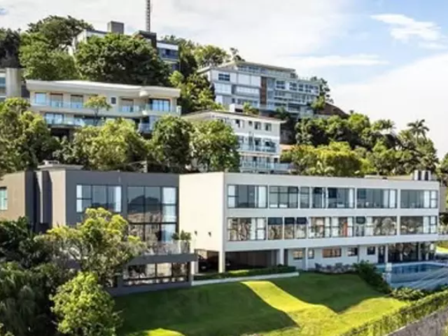 Conheça a nova mansão luxuosa de Neymar em Santos-SP