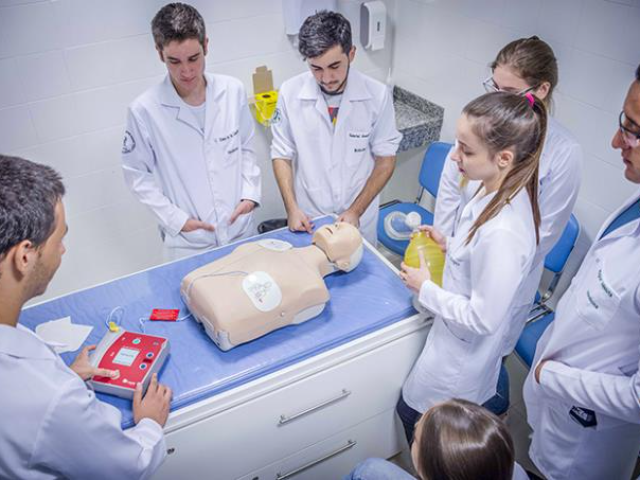 MEC lança Enamed para avaliar formação médica e acesso à residência