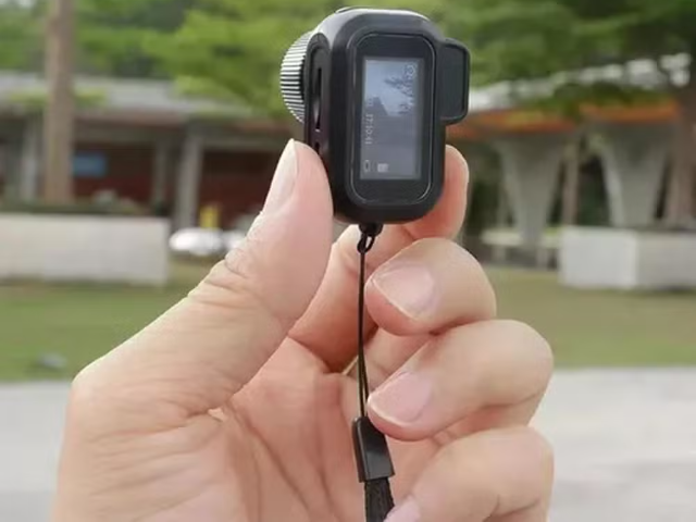 Mini câmera chaveiro faz sucesso nas redes; conheça e veja onde comprar