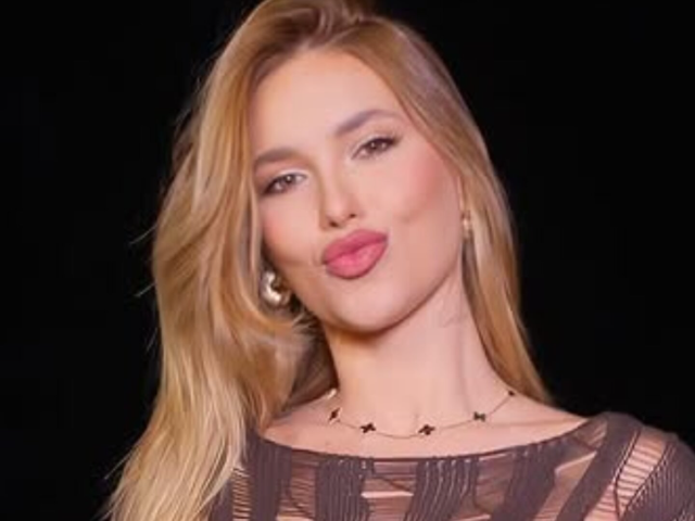 Sem sutiã, Virginia usa blusa transparente em festa e causa polêmica