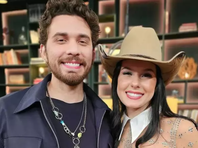 Voltaram? Ana Castela curte show do ex-namorado, Gustavo Mioto